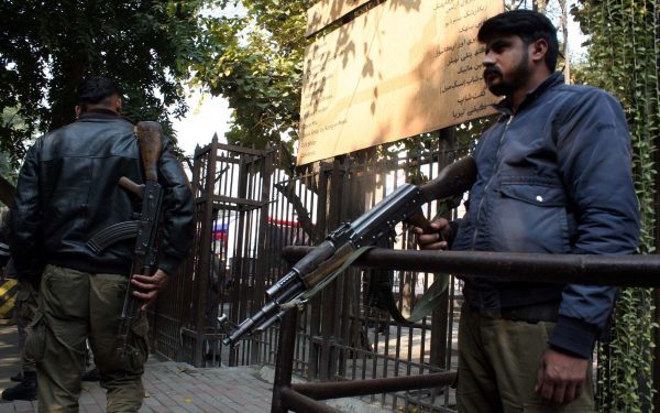 Pakistanul combate o insurecție cu 58 de morți în weekend