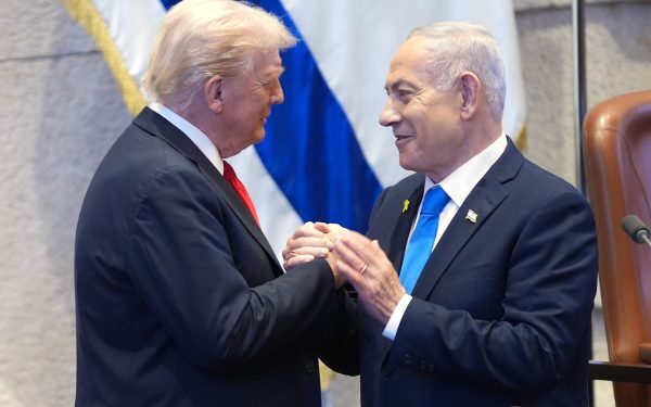 Premierul israelian impune condiții ferme pentru acceptarea unui acord între SUA și Iran privind programul nuclear La câteva zile după anunțul oficial al unor negocieri între Statele Unite și Iran privind limitarea programului nuclear al Teheranului, premierul Benjamin Netanyahu a reiterat, în mod dur, poziția fermă a Israelului