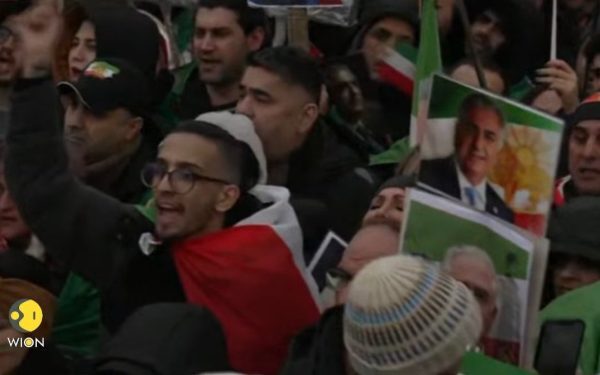 Aproximativ 200.000 de persoane au ieșit în stradă la München sâmbătă, protestând împotriva regimului de la Teheran