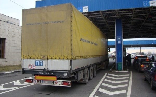 Traficul de frontieră între România și Ucraina va fi restricționat temporar la punctul de trecere de la Sighetu Marmației, în perioada următoare, pentru efectuarea unor lucrări importante de reabilitare