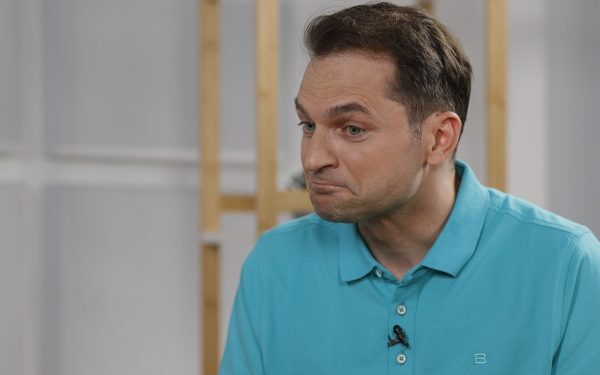 Controverse în politică: Sebastian Burduja, reclamat pentru declarații considerate discriminatorii Tânăra polemă declanșată de Sebastian Burduja, consilier onorific al premierului, a escaladat în ultimele zile, ajungând în atenția Consiliului Național pentru Combaterea Discriminării (CNDC)
