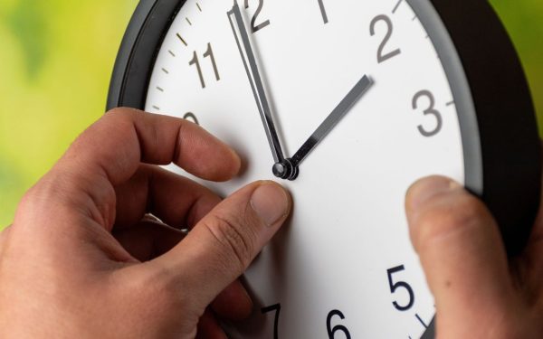Ora de vară 2026: Când trecem la ora oficială de vară