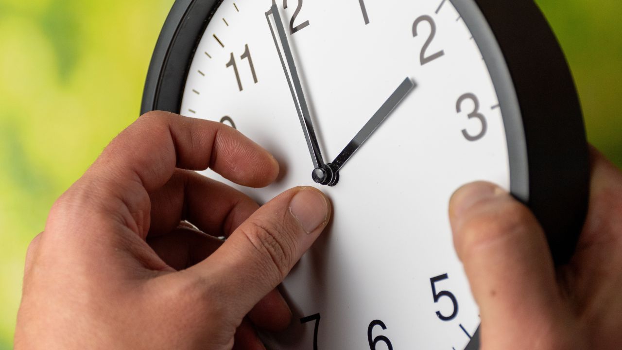 Ora de vară 2026: Când trecem la ora oficială de vară