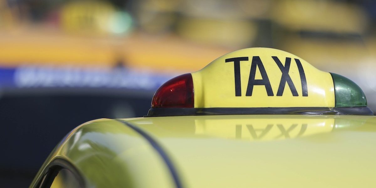 Primăria Capitalei organizează concurs pentru 1.000 de autorizații de taxi în 2023