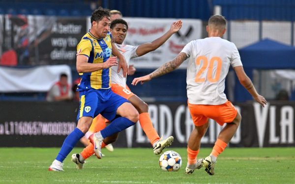 Metaloglobus a câștigat cu 1-0 meciul disputat sâmbătă împotriva Petrolul Ploiești, în runda a doua a play-out-ului din Superliga