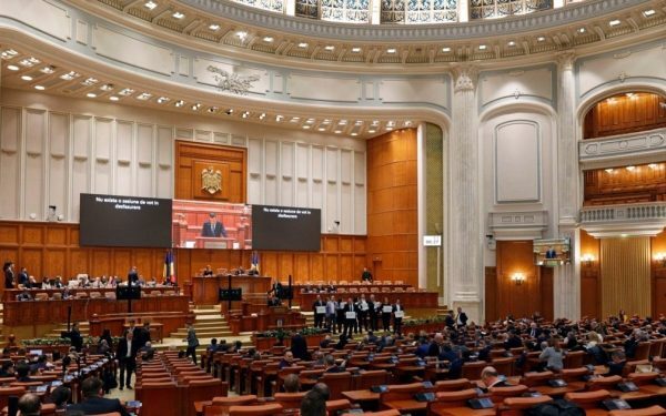 Bugetul pentru 2026, aproape de votul decisiv în Parlamentul României Joi viitor, Parlamentul României va avea ocazia de a vota final versiunea proiectului de buget pentru anul 2026, într-un moment critic pentru economia și stabilitatea socială a țării