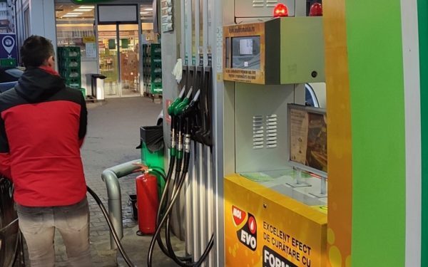 Prețurile carburanților din România ating noi valori record, motorina depășind pragul de 9 lei pe litru în anumite stații din București, într-un context marcat de creșteri susținute și de o piață sub presiunea fluctuațiilor internaționale ale prețurilor la petrol