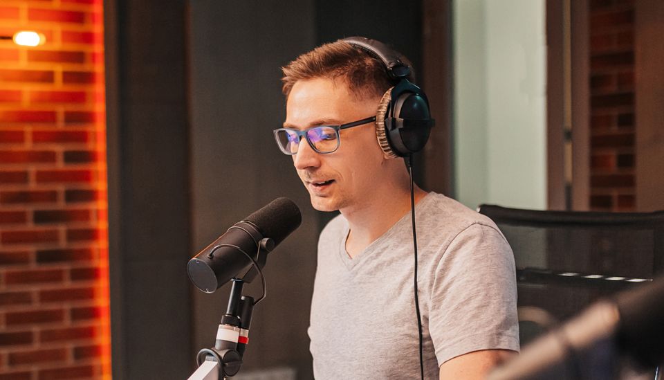 Radiourile din Europa caută soluții alternative pentru controale și costuri Pe măsură ce radiourile din Europa se confruntă cu creșteri semnificative ale costurilor de difuzare și cu provocări legate de tehnologie, mulți operatori din domeniu își îndreaptă atenția spre alternative mai sigure și mai controlabile