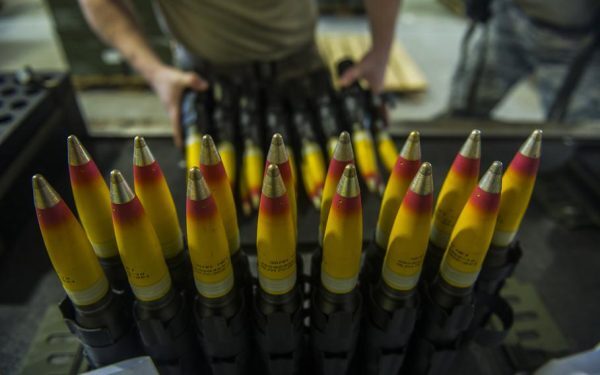 Criza stocurilor de armament din Statele Unite ajunge pe masa negocierilor de nivel înalt, cui i se adresează alarma fiind clară: salvarea rezilienței industriei de apărare și, implicit, a capacității militare a celei mai mari armate din lume