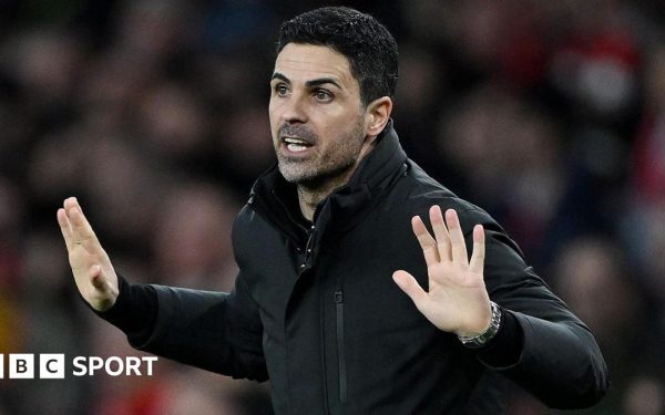 Mikel Arteta, antrenorul Arsenal, ripostează criticilor privind tacticile de set-piese, declarând că este „trist” pentru faptul că echipa sa nu a marcat mai multe din faze fixe În condițiile în care Arsenal își menține poziția de lider în Premier League, atacul echipei londoneze asupra fazelor fixe devine subiect de discuție atât pentru performanța concretă, cât și pentru metodele folosite