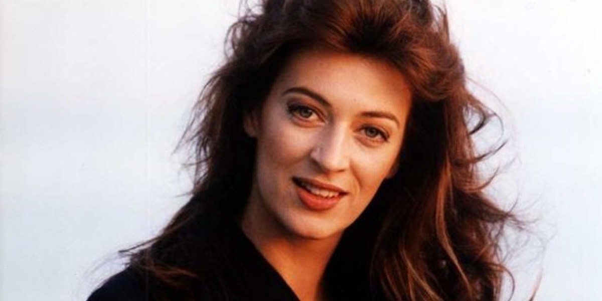 La 9 martie 2006, România a fost răpusă de o veste tragică: Laura Stoica, una dintre cele mai apreciate și influente voci ale muzicii pop-rock din anii ’90, și-a pierdut viața într-un accident rutier grav pe DN1, în apropiere de Sinești