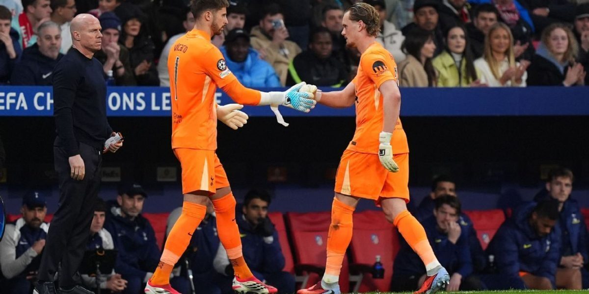 Tottenham, nefericită seară în Europa: portarul Antonin Kinsky, trimis la vestiare după doar 17 minute într-un meci dramatic cu Atletico Madrid Tottenham a încheiat prima manșă din optimile de finală ale Ligii Campionilor cu o înfrângere severă, 0-3, în deplasarea de la Atletico Madrid