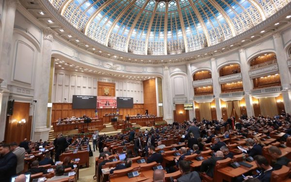 PNL susține bugetul Guvernului, în timp ce opoziția reacționează diferit PNL rămâne în tabăra susținătorilor bugetului propus de Guvern, evidențiind că acesta reprezintă o abordare echilibrată și realistă, în concordanță cu situația economică a țării