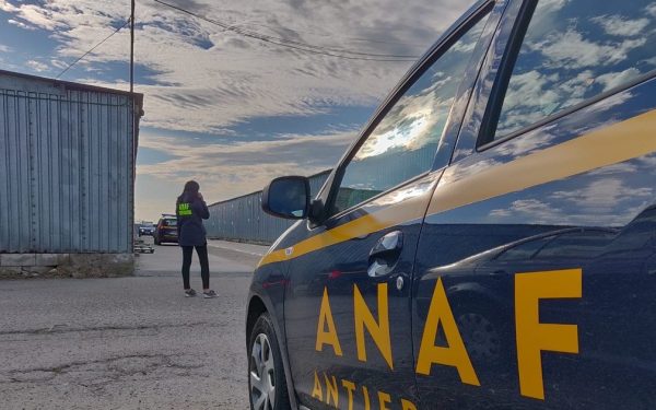 ANAF a descoperit un mecanism de evaziune fiscală de amploare, controlând un grup de peste 70 de firme din domeniul serviciilor de pază și protecție Autoritățile au început o amplă acțiune de control la nivel național asupra unui grup de firme, suspectate de implicare într-un mecanism complex de evaziune fiscală