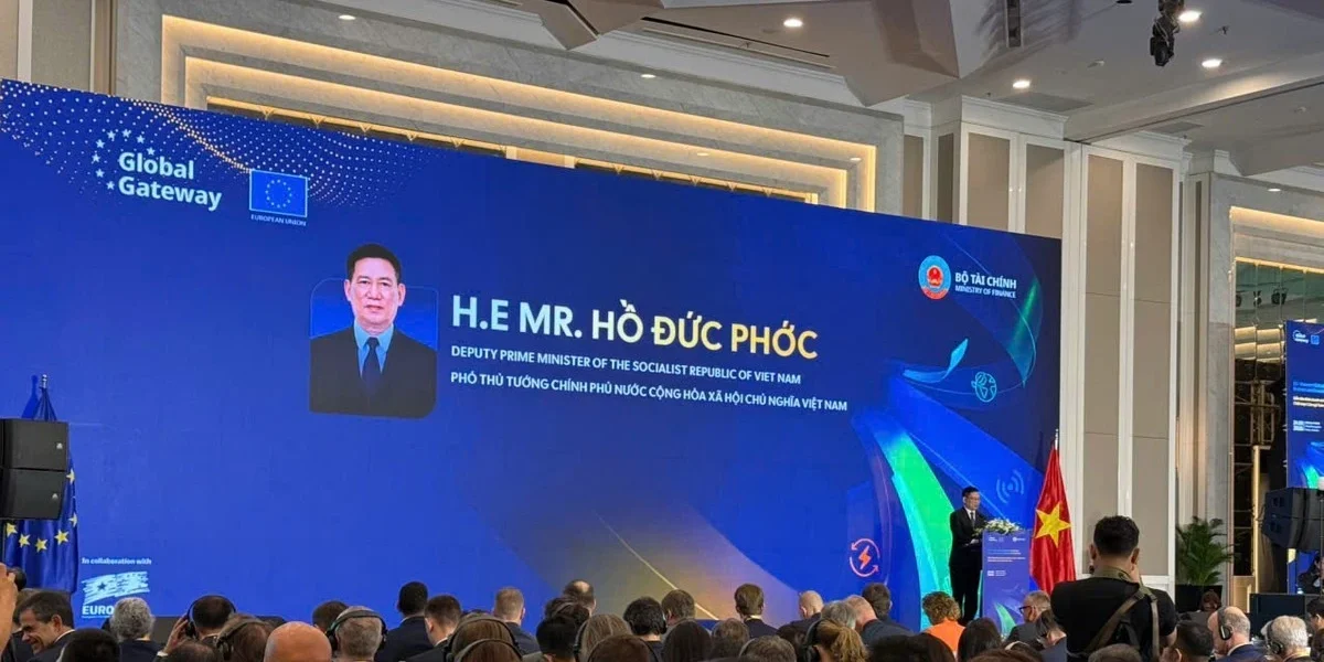 UE investește peste 560 de milioane de euro în Vietnam, în cadrul Forumului de Afaceri și Investiții UE-Vietnam de la Hanoi Pe 24 martie, Hanoi a devenit scena unui eveniment economic de amploare: Forumul de Afaceri și Investiții UE-Vietnam, unde a fost anunțat un pachet de investiții de peste 560 de milioane de euro destinat susținerii tranziției energetice și dezvoltării durabile în Vietnam