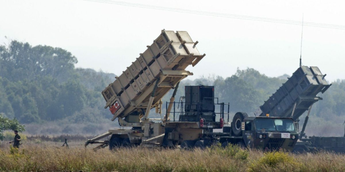 Turcia răspunde la atacurile cu rachete din Iran cu măsuri de apărare mai ferme, inclusiv desfășurarea unor sisteme NATO antirachetă Turcia a reacționat rapid după recentele atacuri cu rachete provenite din Iran, instaurând măsuri excepționale de protecție a propriului teritoriu