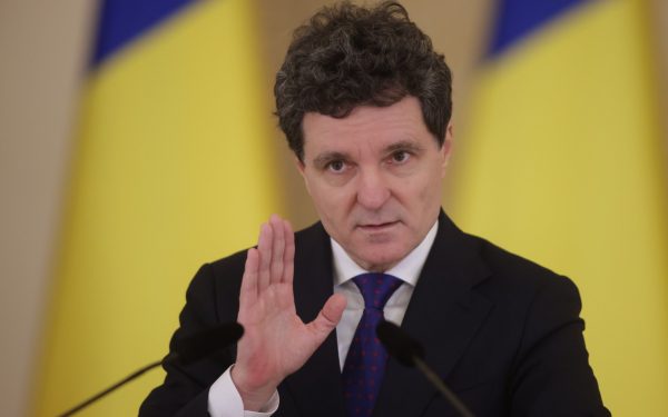 Nicuşor Dan își declară optimismul cu privire la stabilitatea majorității parlamentare Președintele Consiliului General al Capitalei, Nicuşor Dan, exprimă un optimism prudent referitor la situația politică actuală din România