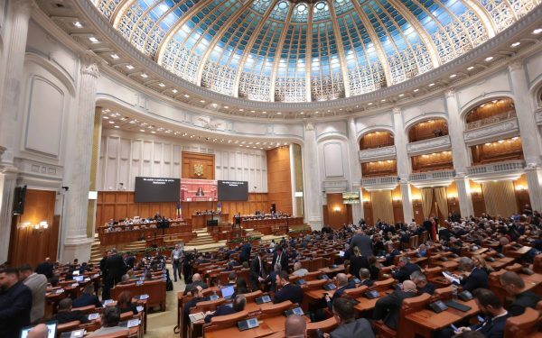 Opoziția justifică susținerea propunerii PSD pentru amânarea numirilor la Avocatul Poporului și CNCD, condițiile AUR și Pace
