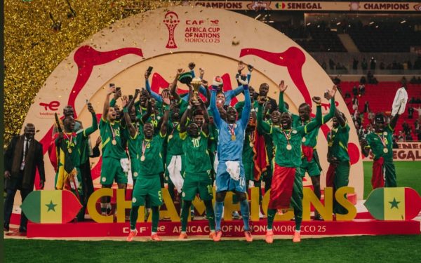 „La coupe nu părăsește țara!”