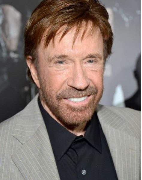 Actorul Chuck Norris a ajuns în spital în Hawaii
