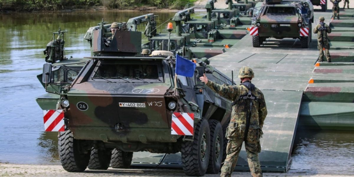 Armata germană restricționează publicarea de imagini ale bazelor militare pentru a-și proteja securitatea națională Ministerul Apărării din Germania a anunțat recent o decizie controversată menită să limiteze posibilitatea membrilor Forțelor Armate Germane (Bundeswehr) de a face și distribui poze sau alte materiale vizuale ale instalațiilor militare