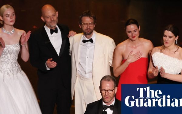 „Sentimental Value” a câștigat premiul Oscar pentru cel mai bun film internațional la cea de-a 98-a ediție a Premiilor Academiei Filmul norvegian „Sentimental Value” a fost marele câștigător al serii de la Hollywood, adjudecându-și trofeul pentru cel mai bun film internațional la prestigioasa gala din această noapte