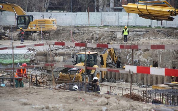 Lucrările de la Planșeul Unirii, un proiect cu impact major asupra infrastructurii capitalei, sunt în plină desfășurare, iar stadiul execuției a ajuns la jumătate, fiind estimat la 50%