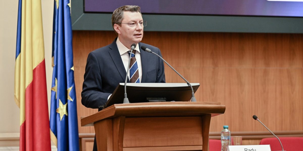 Riscurile de contagiune și măsurile prudente într-un sezon economic dificil, avertizează viceguvernatorul BNR Economia românească traversează o perioadă instabilă, marcata de riscuri crescute de contagiune și de volatilități generate de contextul internațional și intern