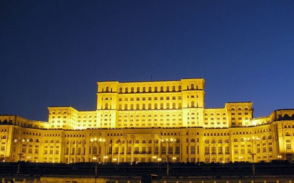 Palatul Parlamentului va fi luminat în galben pentru a marca finalul Lunii de conștientizare a endometriozei, o inițiativă menită să atragă atenția asupra unei afecțiuni care afectează un număr semnificativ de femei și care, adesea, rămâne nediagnosticată în timp util