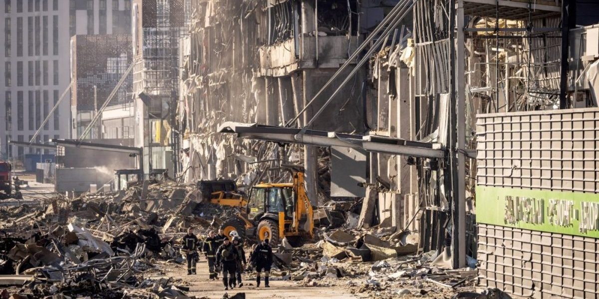 O dronă lansată de armata rusă a lovit zilele trecute o firmă privată situată în Harkov, al doilea cel mai mare oraș al Ucrainei, manifestând încă odată amploarea conflictului ce continuă să afecteze infrastructura civilă și viețile localnicilor