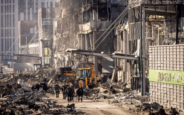 O dronă lansată de armata rusă a lovit zilele trecute o firmă privată situată în Harkov, al doilea cel mai mare oraș al Ucrainei, manifestând încă odată amploarea conflictului ce continuă să afecteze infrastructura civilă și viețile localnicilor