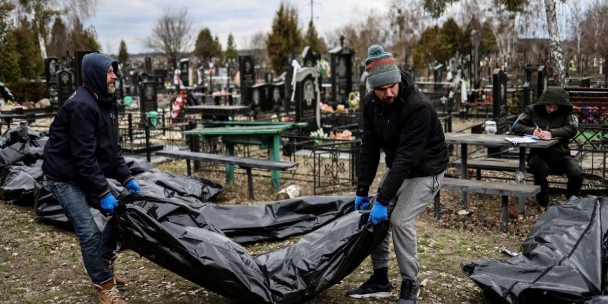 UE anunță sancțiuni dure împotriva celor implicați în masacrul de la Bucha, în timp ce tensiunile din Ucraina escaladează Uniunea Europeană continuă să își întărească poziția față de războiul din Ucraina, anunțând sancțiuni impotriva a nouă persoane acuzate de implicare directă în crime de război la Bucha