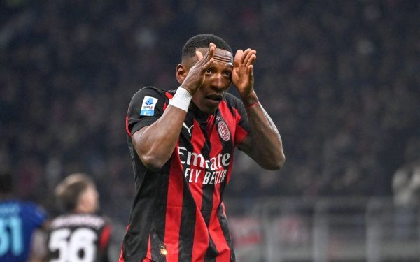 AC Milan a învins Inter cu scorul de 1-0 în derby-ul din etapa a 28-a a Serie A, o victorie ce le permite rossonerilor să reducă din diferența față de liderul campionatului, deși nu suficient pentru a le asigura poziția de favorit cert la titlu