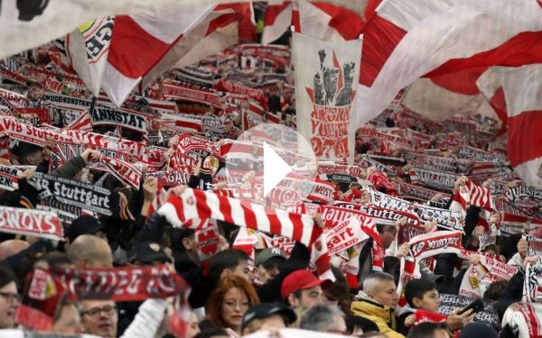 Zeci de mii de fani ai VfB Stuttgart au invadat centrul Porto-ului, înainte de meciul de duminică seară din play-off-ul Europa League, transformând orașul într-un imens cortegiu de susținători, în ciuda atmosferei tensionate din ultimele zile