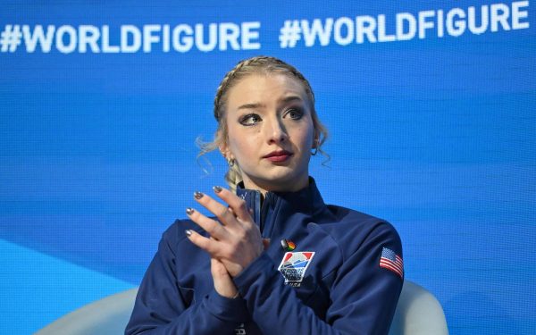 Amber Glenn, vedeta echipei de patinaj artistic a Statelor Unite, a reușit să lase o amprentă puternică la Campionatele Mondiale de la Praga, chiar dacă nu a urcat pe podiumul individual