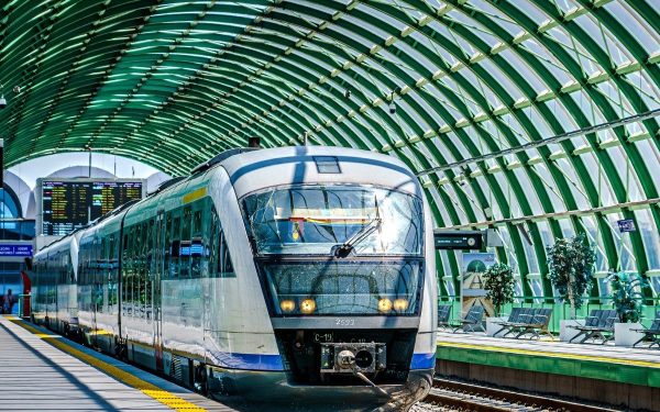 CFR Călători anunță o perioadă de întrerupere temporară a serviciului de rezervare online, în contextul unor lucrări de actualizare a infrastructurii tehnologice, menite să consolideze securitatea cibernetică a sistemelor