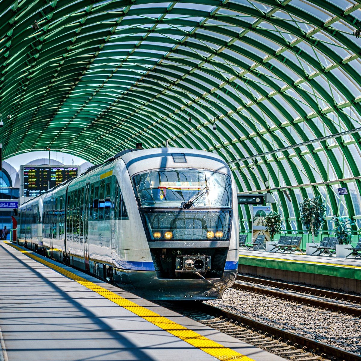 CFR Călători anunță o perioadă de întrerupere temporară a serviciului de rezervare online, în contextul unor lucrări de actualizare a infrastructurii tehnologice, menite să consolideze securitatea cibernetică a sistemelor