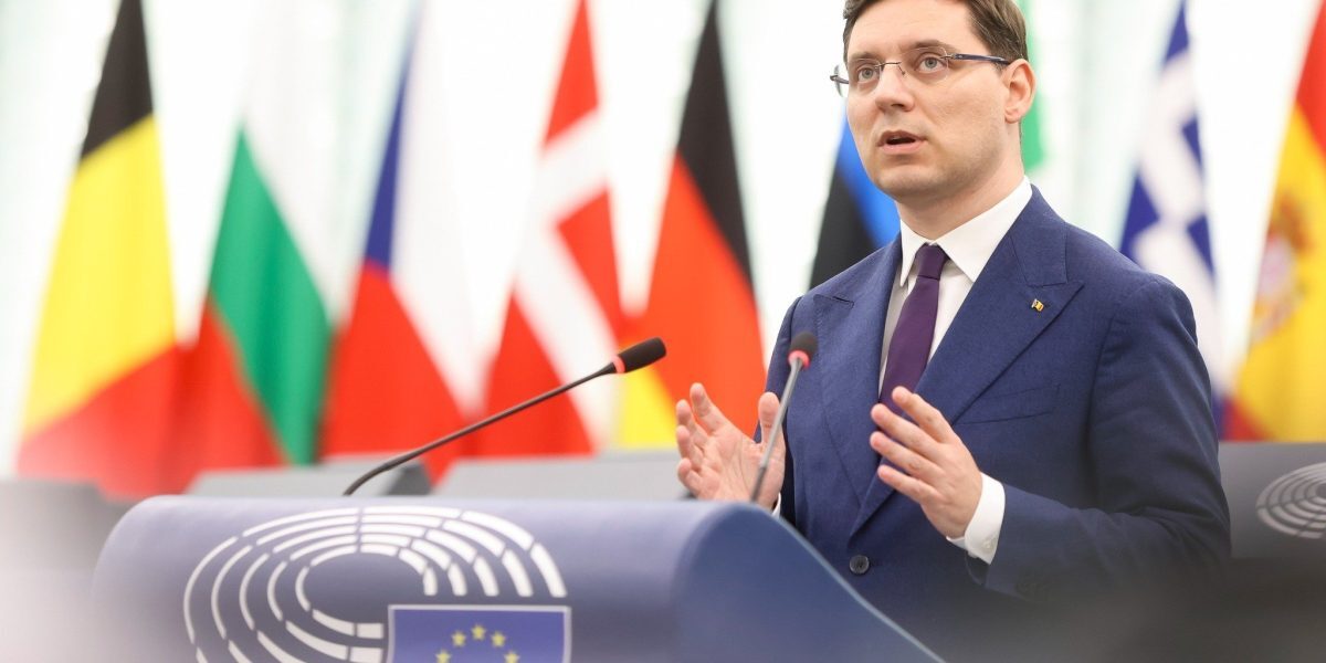 România avansează în direcția securității maritime europene: Comisia pentru Bugete a Parlamentului European adoptă amendamentul pentru înființarea unui hub de securitate la Marea Neagră Într-o mutare semnificativă pentru securitatea regiunii și pentru poziția strategică a României, Parlamentul European dă un pas decisiv pentru înființarea unui centru de monitorizare maritimă la Marea Neagră