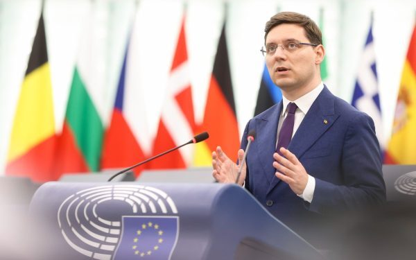 România avansează în direcția securității maritime europene: Comisia pentru Bugete a Parlamentului European adoptă amendamentul pentru înființarea unui hub de securitate la Marea Neagră Într-o mutare semnificativă pentru securitatea regiunii și pentru poziția strategică a României, Parlamentul European dă un pas decisiv pentru înființarea unui centru de monitorizare maritimă la Marea Neagră