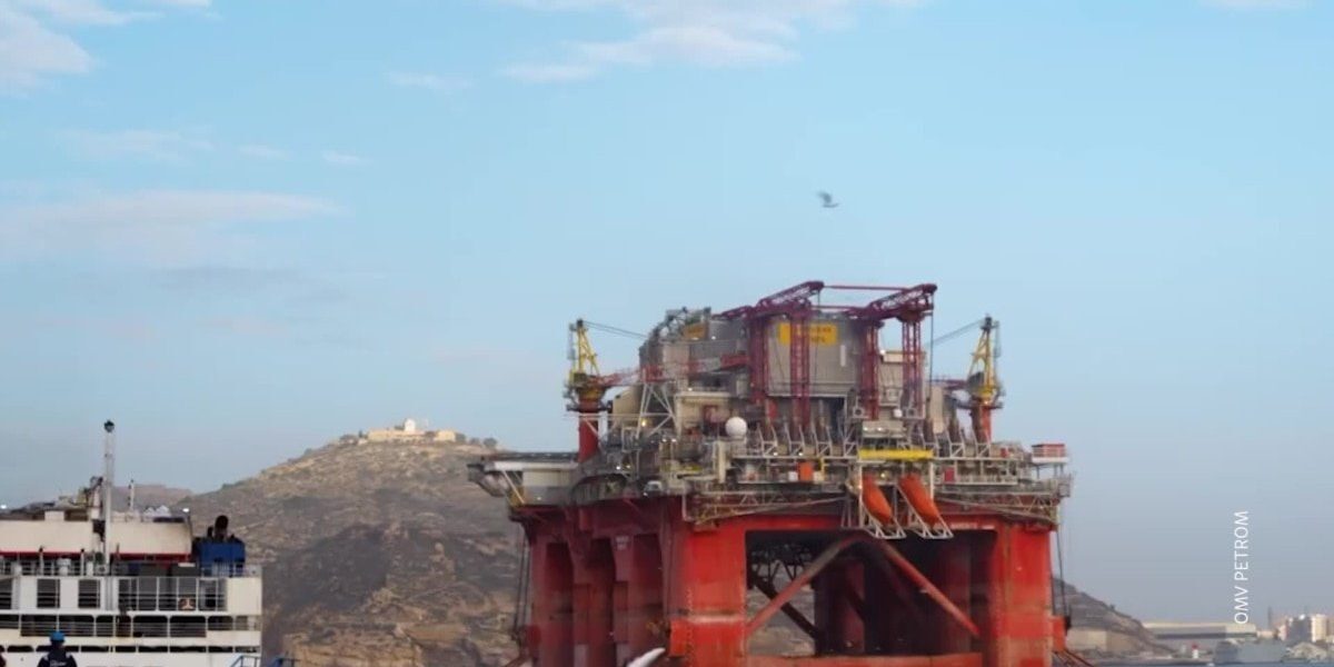 Progres semnificativ în dezvoltarea proiectului Neptun Deep: infrastructură pentru extracție și transport operațională, fără incidente În Marea Neagră, eforturile pentru valorificarea gazelor naturale din perimetrul Neptun Deep avansează conform planului, iar investițiile în infrastructură sunt pe cale să aducă o schimbare majoră în economia energetică a României