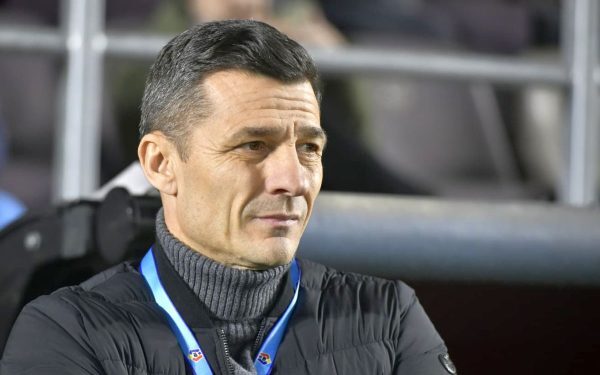 Costel Gâlcă, antrenorul Rapidului, nu a fost prezent joi la conferința de presă premergătoare duelului din deplasare cu CFR Cluj, programat vineri în cea de-a doua etapă a play-off-ului Liga 1