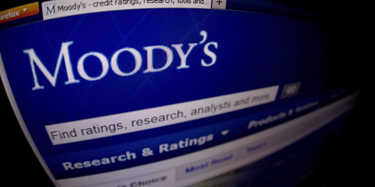 Ratingul Moody’s confirmă stabilitatea României, dar subliniază necesitatea reducerii deficitului bugetar Ministerul de Finanțe anunță că agenția de rating Moody’s a confirmat, recent, stabilitatea economică a României, evidențiind potențialul de creștere pe termen mediu în regiune