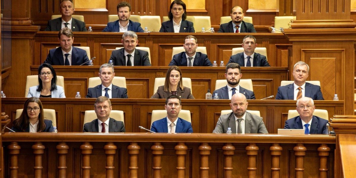 Autoritățile din Moldova solicită ajutor internațional pentru a gestiona dezastrul ecologic de la Nistru Premierul Republicii Moldova, Alexandru Munteanu, a solicitat vineri activarea Mecanismului de Protecție Civilă al Uniunii Europene, ca urmare a escaladării poluării în râul Nistru, un refugiu vital pentru populația și ecosistemele din regiunea de nord a țării
