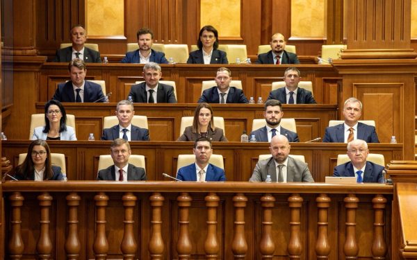 Autoritățile din Moldova solicită ajutor internațional pentru a gestiona dezastrul ecologic de la Nistru Premierul Republicii Moldova, Alexandru Munteanu, a solicitat vineri activarea Mecanismului de Protecție Civilă al Uniunii Europene, ca urmare a escaladării poluării în râul Nistru, un refugiu vital pentru populația și ecosistemele din regiunea de nord a țării