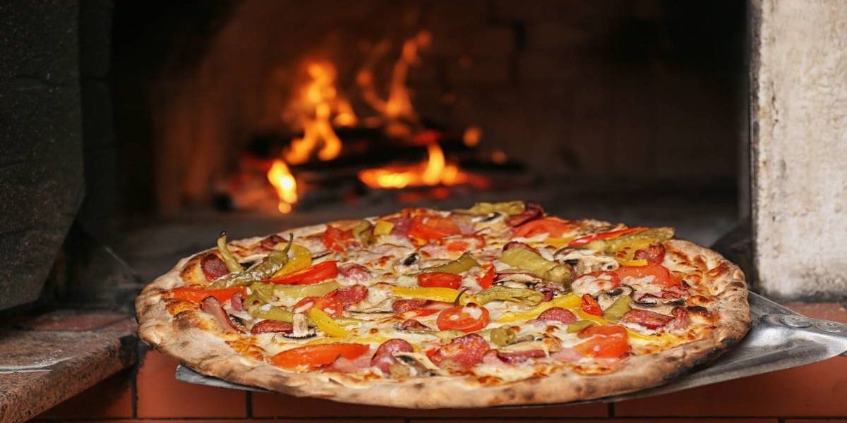 Franchise-ul unui lanț mare de pizza cere protecție legală prin Chapter 11