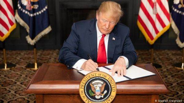 Președintele Donald Trump amenință cu atacuri dure contra Iranului, în timp ce dezvoltă măsuri precar de echilibrate pentru a gestiona criza energetică globală Într-un discurs tensionat și plin de avertismente, liderul de la Casa Albă a declarat recent că Statele Unite intenționează să răspundă „foarte dur” Iranului în cursul săptămânii următoare, în contextul escaladării tensiunilor între cele două puteri și a conflictului în curs în Orientul Mijlociu