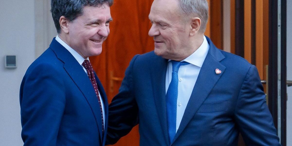 Nicușor Dan și Donald Tusk, discuții strategice pentru securitatea și dezvoltarea Europei de Est Într-un context internațional tensionat, România și Polonia își continuă eforturile de a întări parteneriatul strategic, discutând aspecte fundamentale ce pot influența stabilitatea și viitorul continentului european