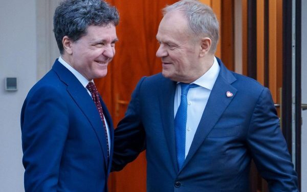 Nicușor Dan și Donald Tusk, discuții strategice pentru securitatea și dezvoltarea Europei de Est Într-un context internațional tensionat, România și Polonia își continuă eforturile de a întări parteneriatul strategic, discutând aspecte fundamentale ce pot influența stabilitatea și viitorul continentului european