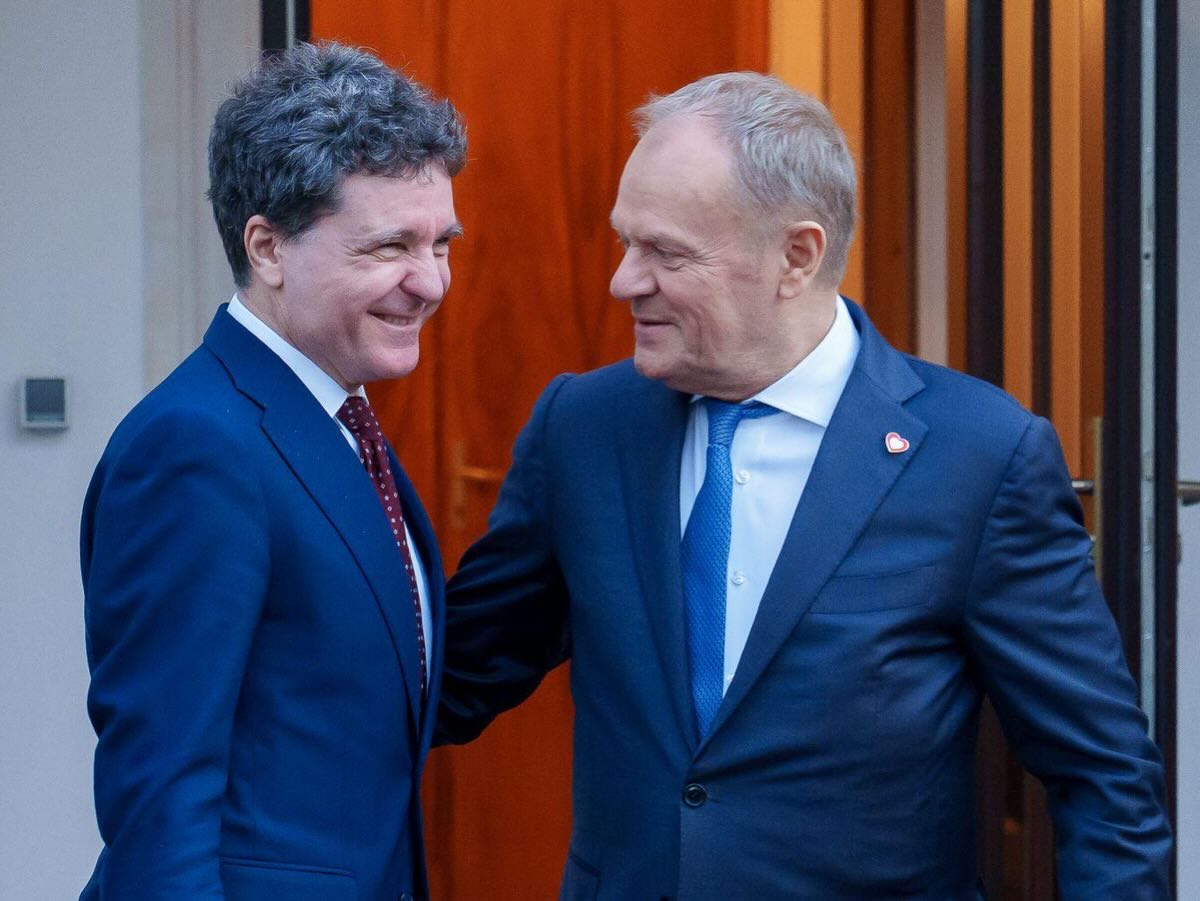 Nicușor Dan și Donald Tusk, discuții strategice pentru securitatea și dezvoltarea Europei de Est Într-un context internațional tensionat, România și Polonia își continuă eforturile de a întări parteneriatul strategic, discutând aspecte fundamentale ce pot influența stabilitatea și viitorul continentului european