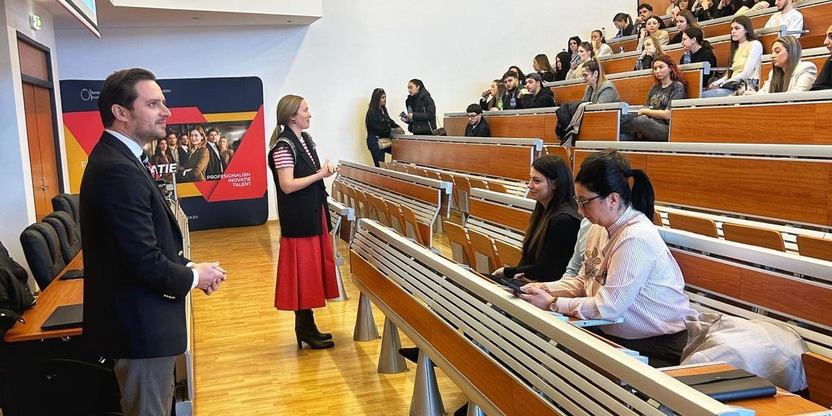 Senatorul Adrian Oros discută cu studenți ai SNSPA despre responsabilitate și reforme în administrația publică Deputatul și membru al Partidului Național Liberal, Adrian Oros, a participat astăzi la o întâlnire cu studenți de la SNSPA, organizată la invitația Asociației Municipiilor din România